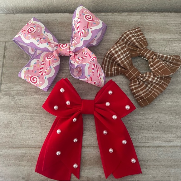 Handmade Colorful Christmas Kids Hair Bow bundle clip on accessories outfit chic - Picture 3 of 4